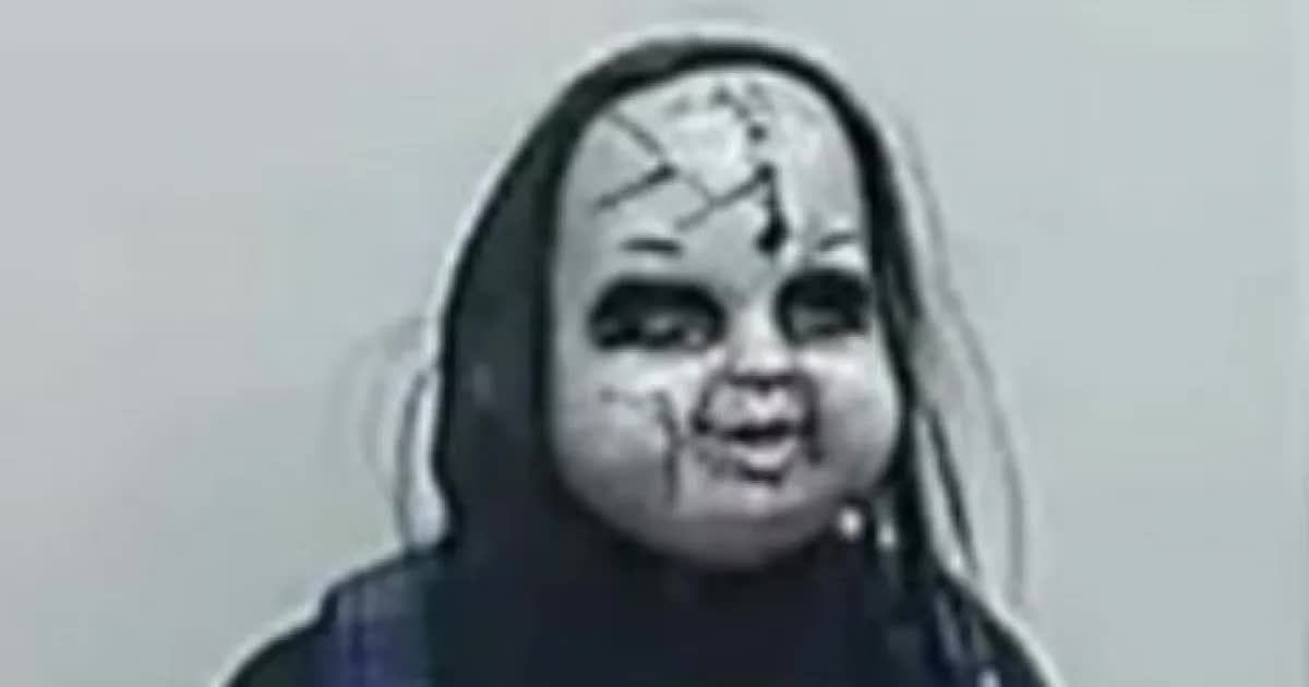 Las Vegas Man Arrested After Allegedly Terrorizing Philadelphia Pedestrians in Halloween Mask