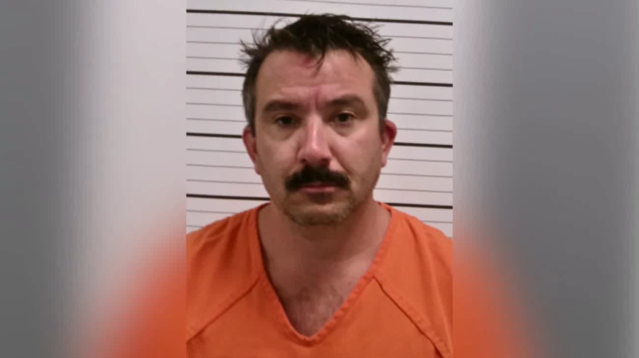 Chilling messages uncovered after Missouri middle school assistant principal Daniel Ott arrested on child abuse charges