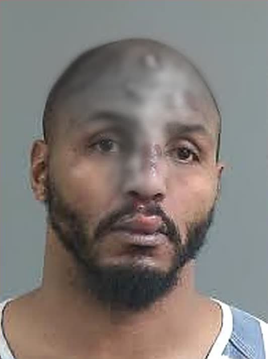 Dallas Cowboys pass rusher Robert Quinn, who allegedly fought cops after a hit-and-run, appears bloodied in newly released arrest video