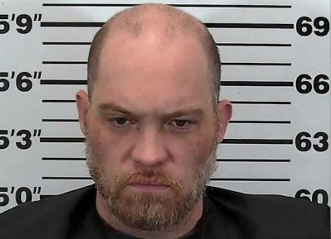 Hart County carjacking suspect Michael Ryan Morris, 37, who had an active warrant, was arrested trying to enter a home.