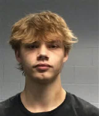 Disturbing allegations emerge after Onalaska police arrest Treese Moscicki 18 over 13-year-old runaway
