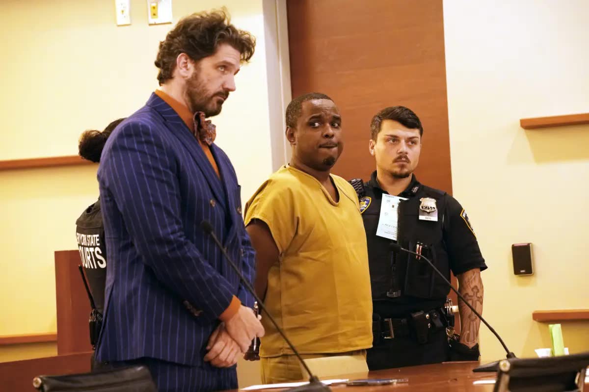 Career criminal William Ferrer pleads not guilty to Bronx murder of 12-year-old Jacob Freytes — as boy's weeping mother watches feet away